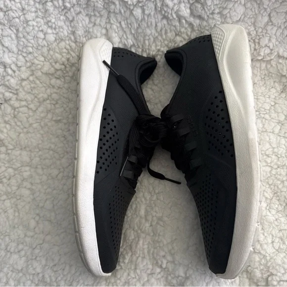 Crocs LiteRide Pacer Womens Size 7 Black White Lace Up Sneaker Shoes 205234 - Picture 5 of 8